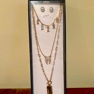 GUESS Layered Chain Necklace with Rhinestones, Angel Wings, Faux Pearl Earrings